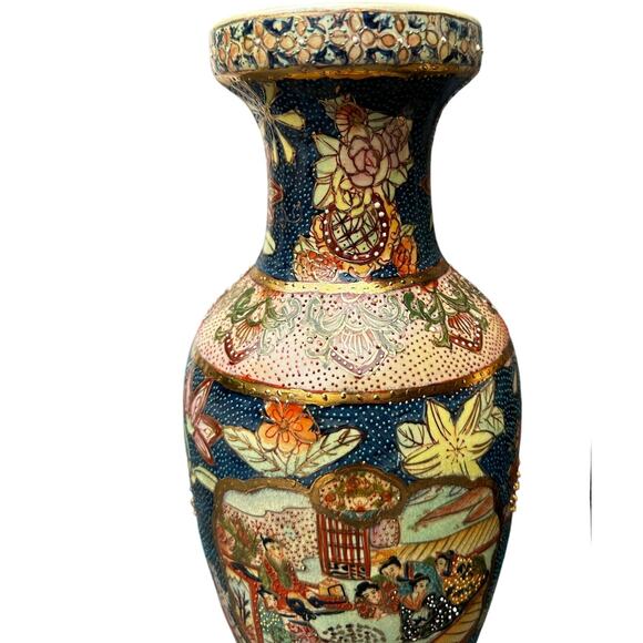 Elegant Matching Pair of Chinese Mid-Century Satsuma Porcelain Gilded 12" Vases - Picture 6 of 12